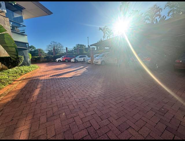 500M² OFFICE TO LET IN LA LUCIA